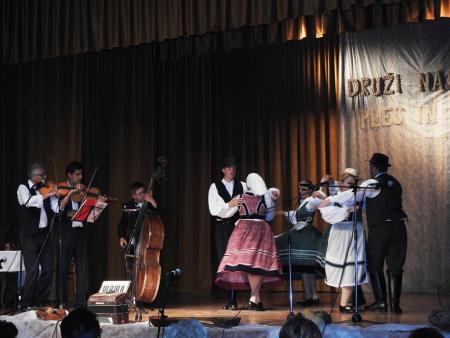 Prireditev Druži naju ples in petje z mednarodno udeležbo 26